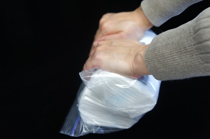 2. セットにした状態で空気を抜く