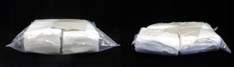 左：空気を抜く前、右：空気を抜いた後