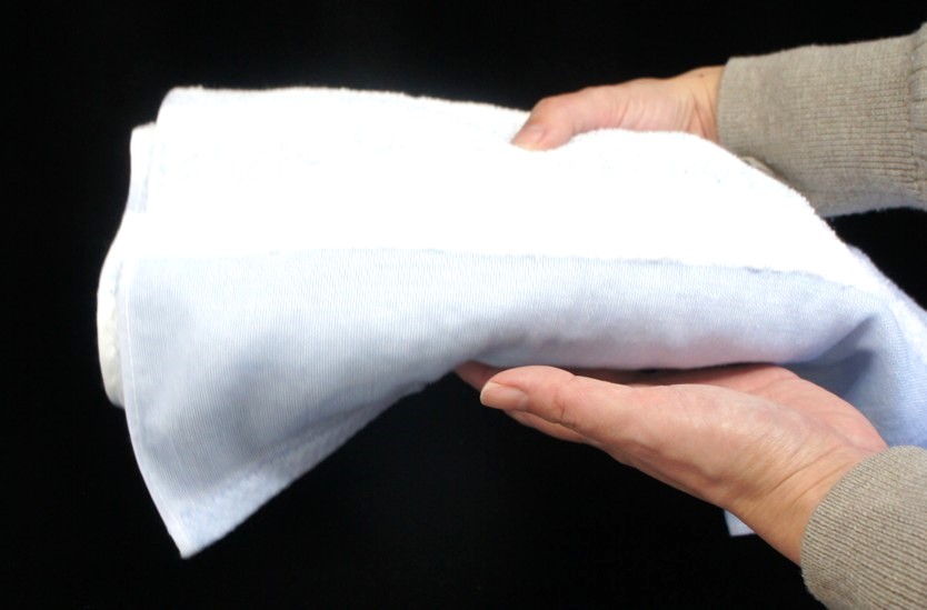 3. 肌ざわりのよい布やタオルでくるんで完成