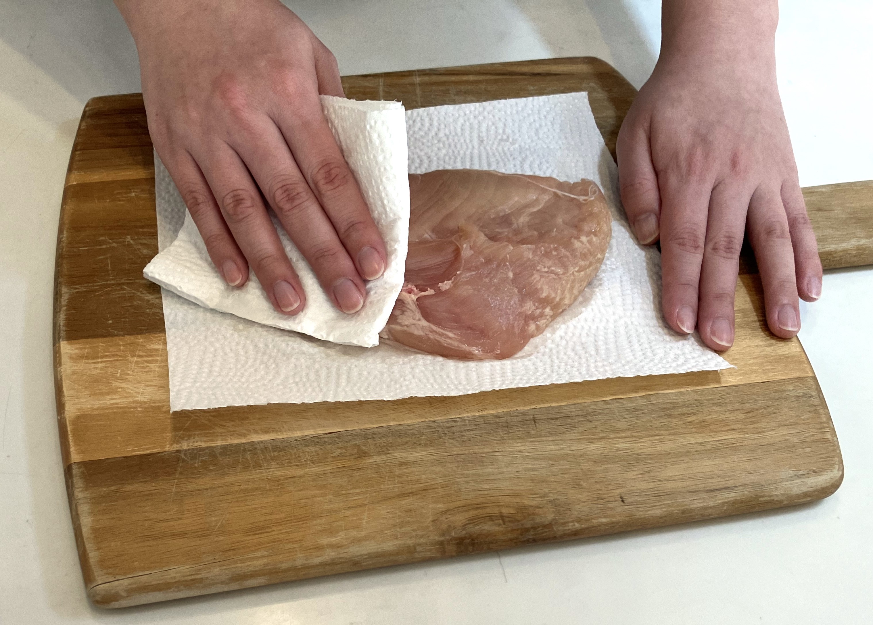 4. 新しいペーパーでもう一度両面を拭きます