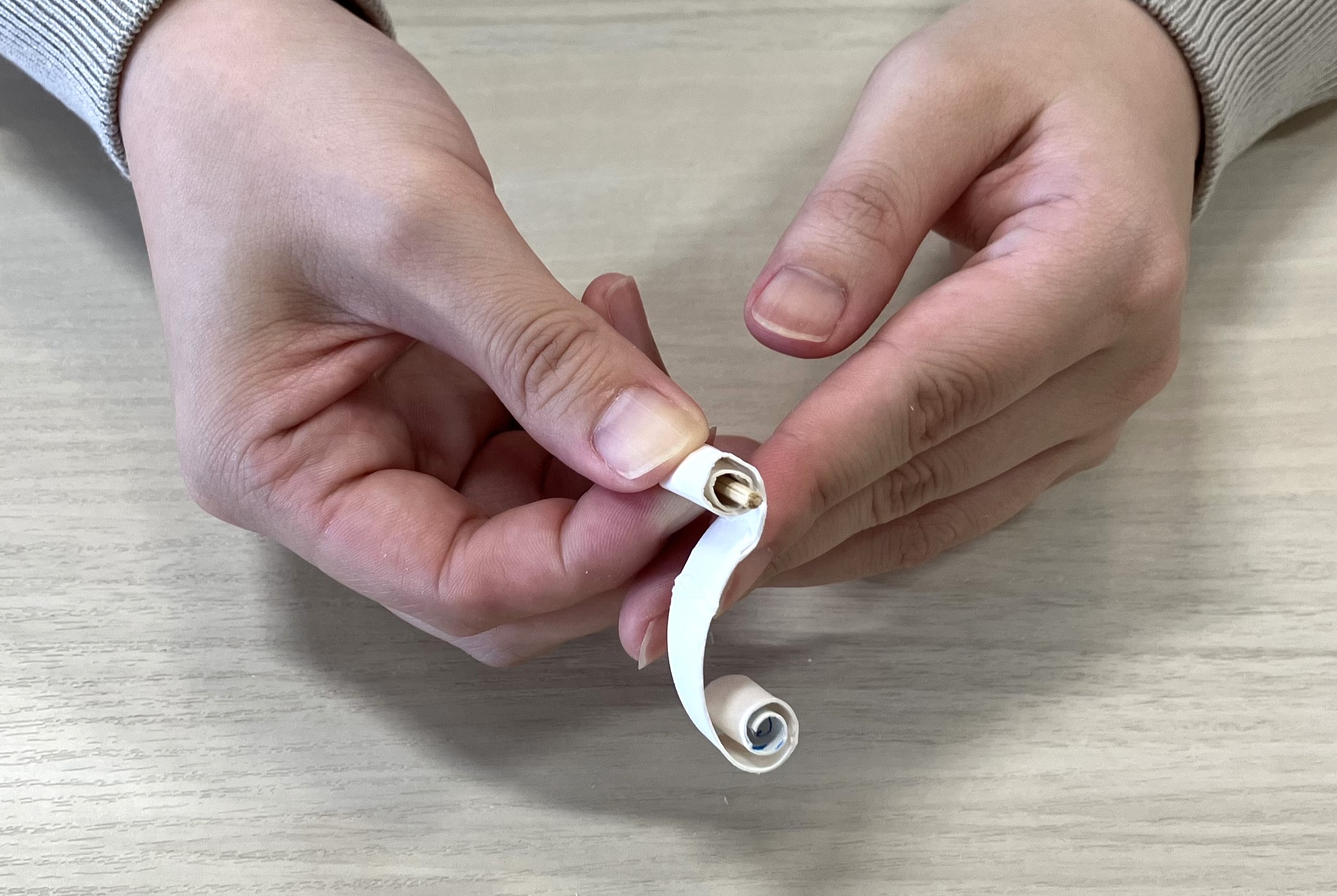 もう片方の切り口を巻く