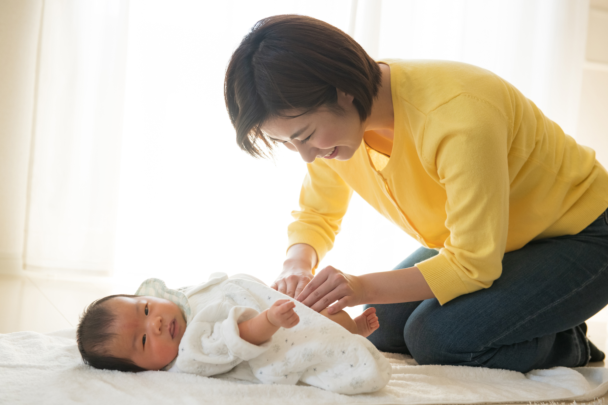 新生児のおむつを替えるのに適したタイミングは？